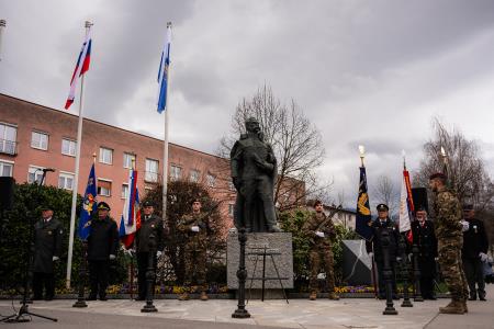 Polaganje cvetja k spomeniku Rudolfa Maistra (11)